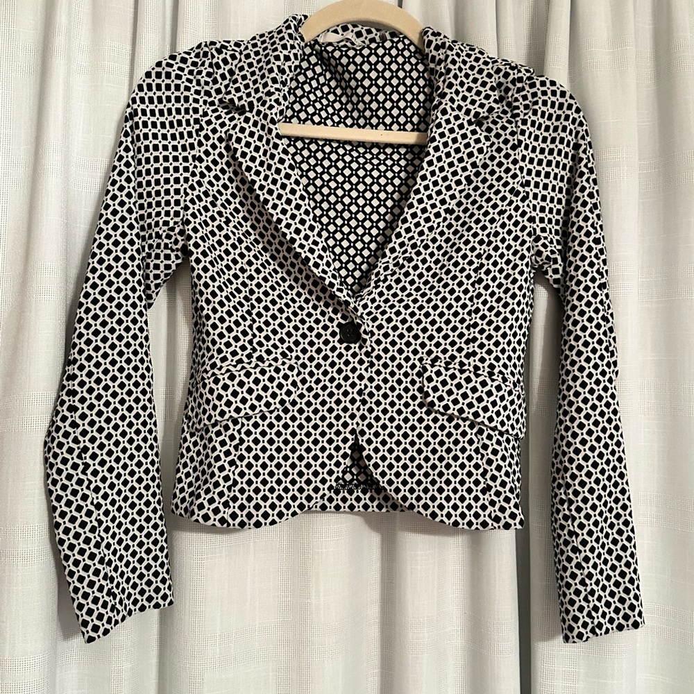 Black and white short blazer